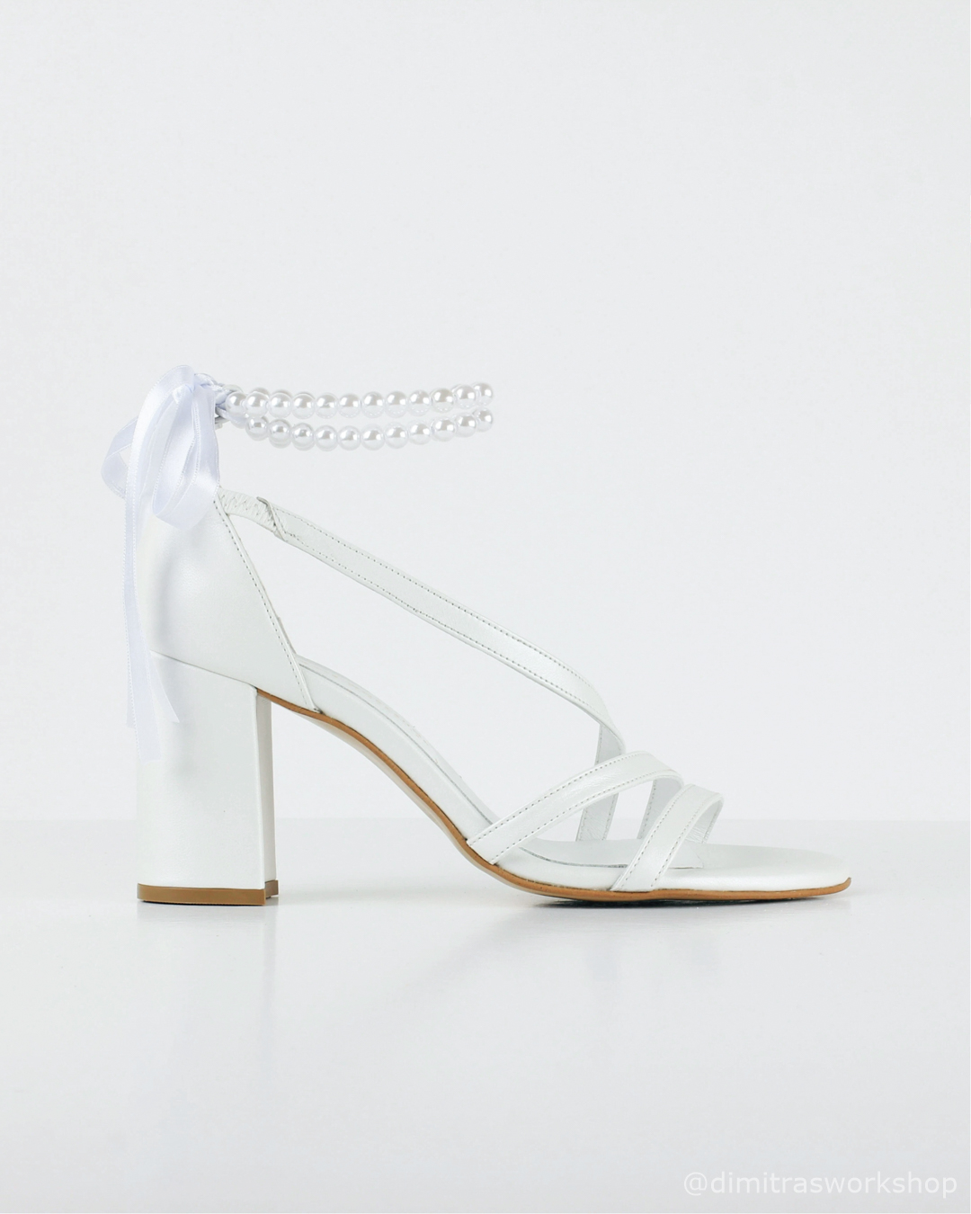 Diana Pearls– Λευκό Δερμάτινο Νυφικό Πέδιλο με Πέρλες (8 εκ.)